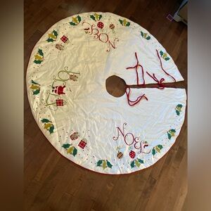Christmas tree skirt Noel Jolly holiday.